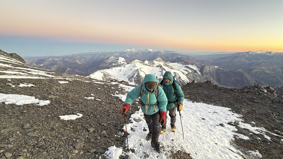 Primeiros raios de sol no Aconcagua Primeiros raios de sol no Aconcagua