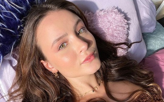 Larissa Manoela expõe erro da Record na estreia do "Power Couple"