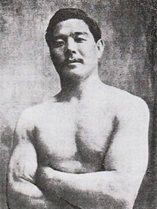 Mitsuyo Maeda foi aluno de Jigoro Kano e deu aulas para a família Gracie