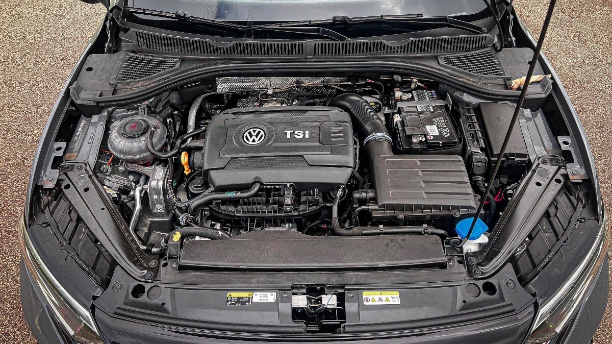Volkswagen Jetta GLI possui motor de sobra e ainda recebeu ajustes no facelift de 2022