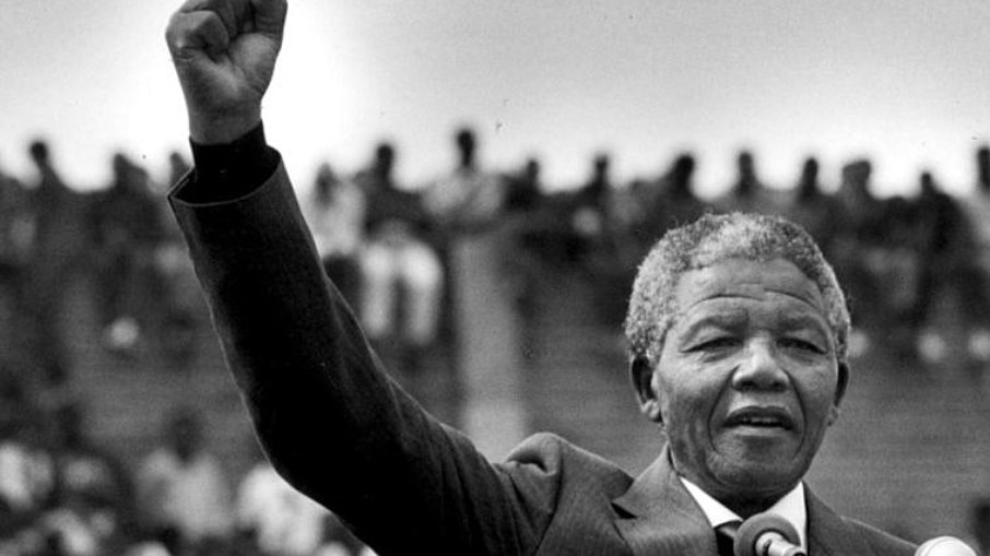 Mandela se tornou um líder contra o Apartheid e um símbolo mundial de justiça