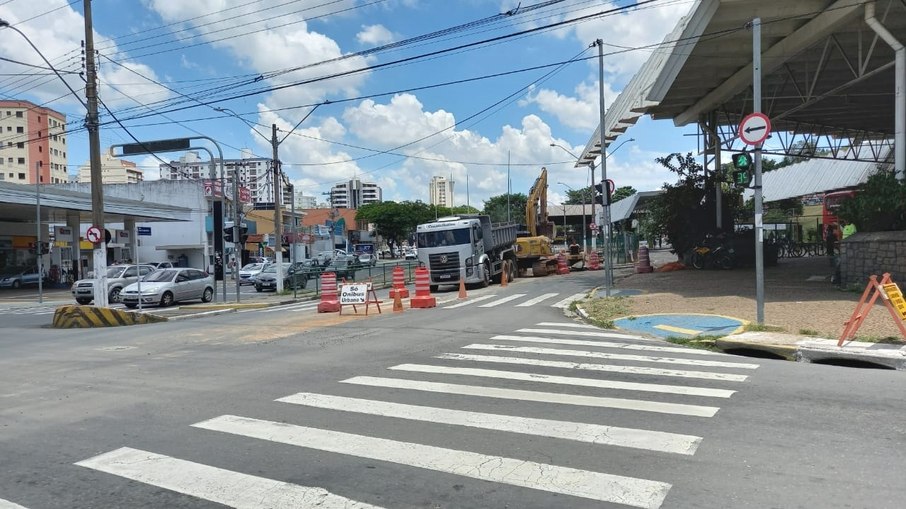 Obra altera trânsito no centro de Valinhos