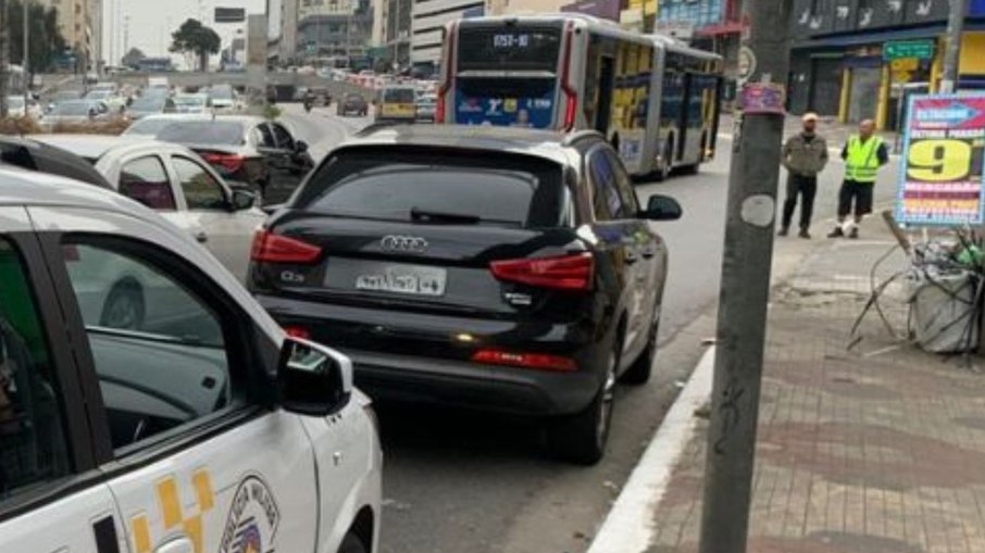 Audi Q3 com R$ 392 mil em débitos é apreendido no centro de São Paulo Audi Q3 com R$ 392 mil em débitos é apreendido no centro de São Paulo