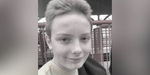 Menino de 12 anos morre em desafio online na Inglaterra