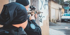 Operação prende 12 suspeitos do Comando Vermelho no Rio