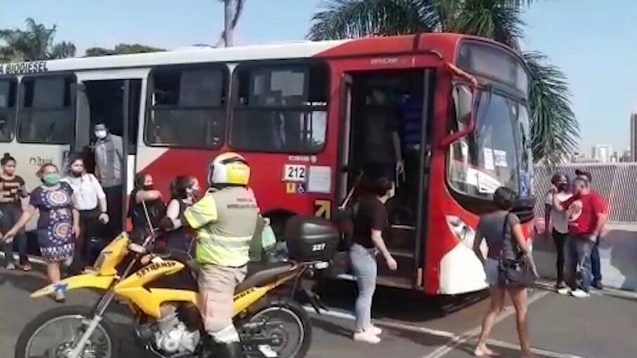 Motoristas fizeram paralisação um dia após morte de sindicalista.