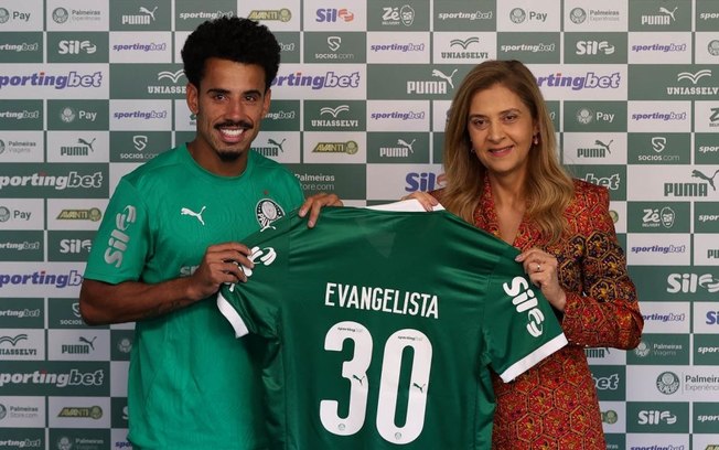 Lucas Evangelista é apresentado oficialmente pelo Palmeiras Lucas Evangelista é apresentado oficialmente pelo Palmeiras