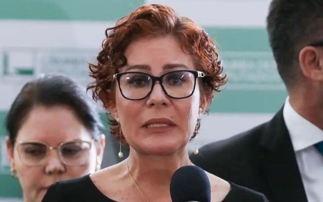 Carla Zambelli pedirá suspeição de Cármen Lúcia e Alexandre de Moraes