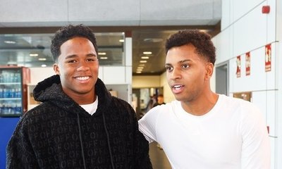 Endrick visita o CT e conhece futuros companheiros