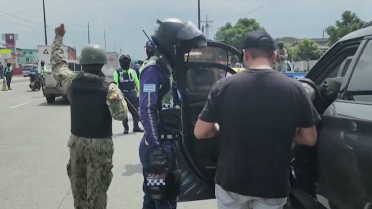 Equador vive onda de violência desde a fuga de Fito, apontado como líder da gangue Los Choneros, da prisão