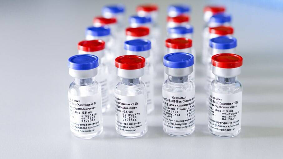 A vacina, que demanda duas doses, deve imunizar 600 mil pessoas