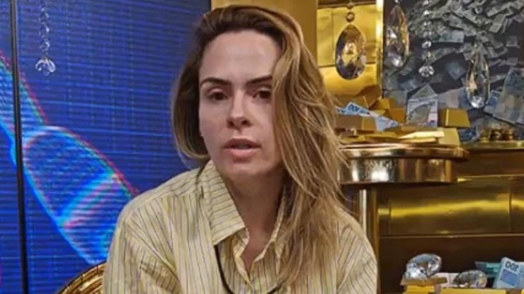 Ana Paula Renault recebe notícia do falecimento do pai