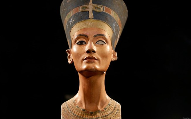 Segundo a hipótese dos pesquisadores, Nefertiti, esposa de Akhenaton, seria a destinatária original do complexo funerário