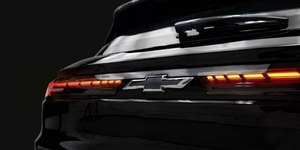Chevrolet mostra primeira foto nítida do novo Sonic SUV