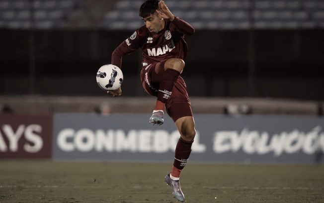 Di Plácido: ‘Botafogo é um clube muito grande. Empolgado de jogar aqui’