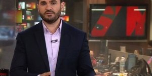 Comentaristas da Globo brigam ao vivo e irritam Marcelo Cosme; assista