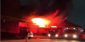 Incêndio atinge Ceasa do Rio de Janeiro durante a madrugada