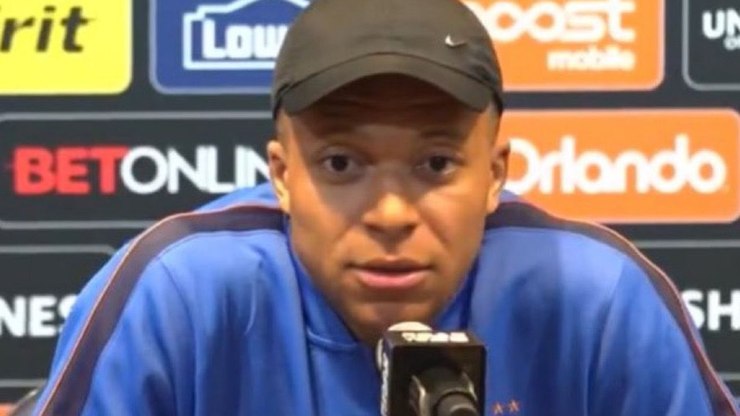 Mbappé exalta Brasil antes de duelo: "Cinco estrelas na camisa"