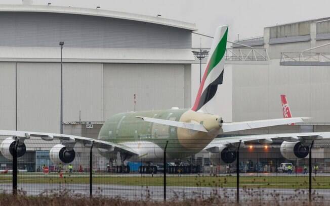 Último A380 da Emirates é visto em Toulouse