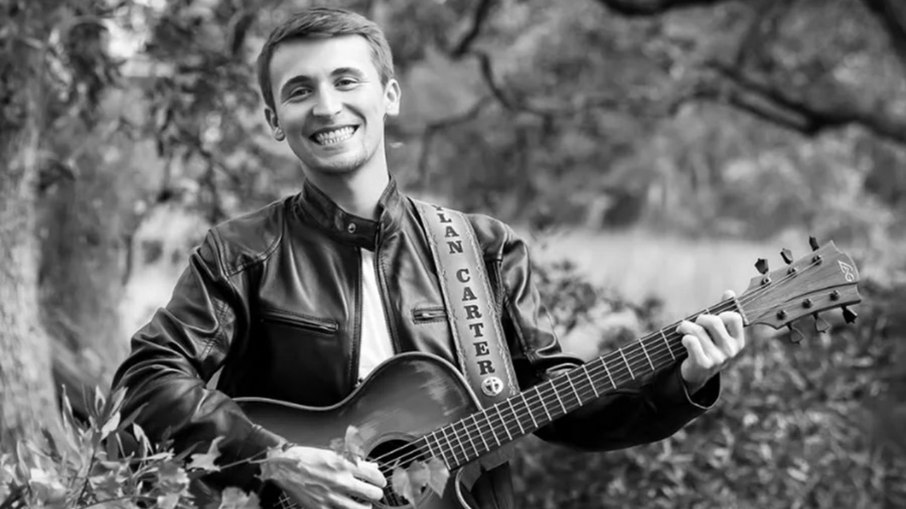 Dylan Carter, ex-integrante do Voice, fez fama durante o programa de TV Dylan Carter, ex-integrante do Voice, fez fama durante o programa de TV