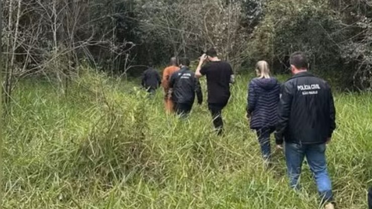 Suspeito de matar ex escreveu nome dela com sangue no espelho