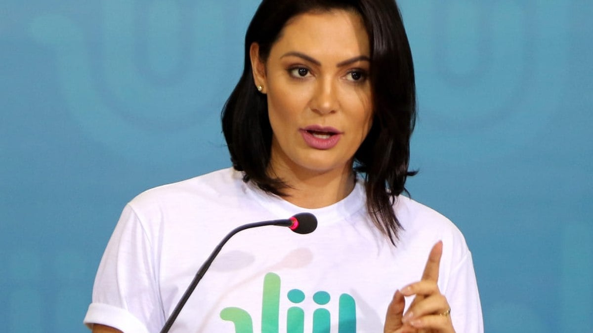 Michelle Bolsonaro é ex-primeira-dama da República