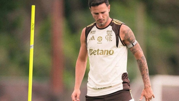 Elenco do Flamengo “se revolta” com Saúl; entenda