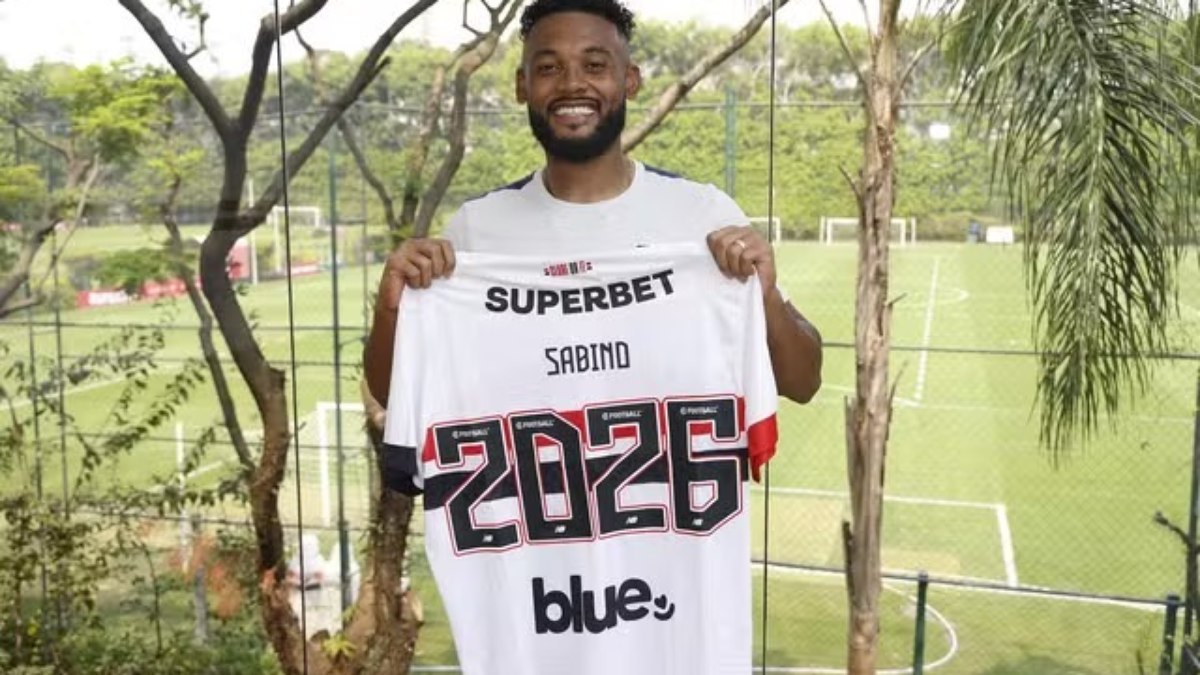 Sabino assinou novo contrato com o São Paulo