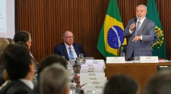 Educação vira figura central para Lula debater segurança pública do país