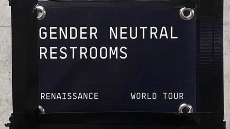 Indicação de banheiro gênero neutro na 'Renaissance Tour'