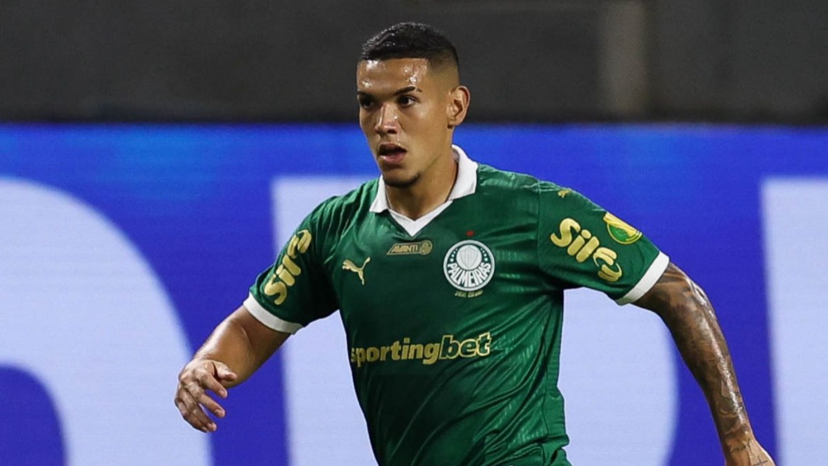 Torcida do Palmeiras se revolta com empréstimo de zagueiro