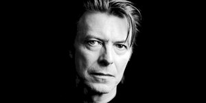 Warner aposta no vintage: catálogo vira ouro no século XXI