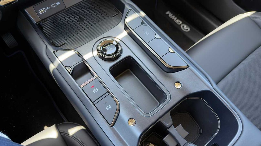 Haval H7 chega por R$ 261 mil com 370 cv e motor flex