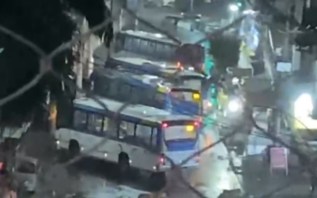 14 ônibus foram sequestrados por criminozos na comunidade da Muzema