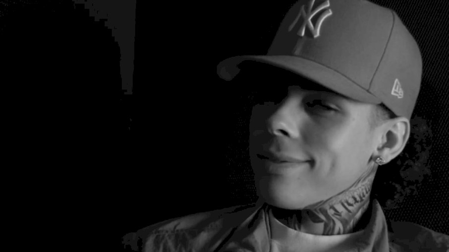 MC PH celebra o seu auge com 'Vivendo no Topo', produzido pelo trio Los Brasileros MC PH celebra o seu auge com 'Vivendo no Topo', produzido pelo trio Los Brasileros