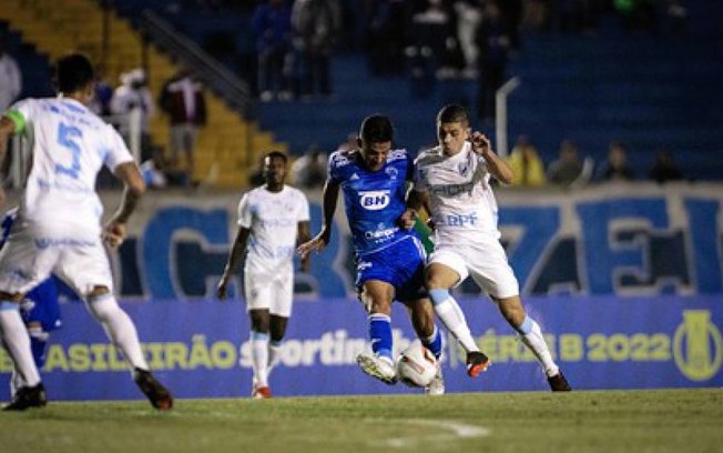 Com gol no último lance, Cruzeiro conquista virada diante do Londrina, no Paraná