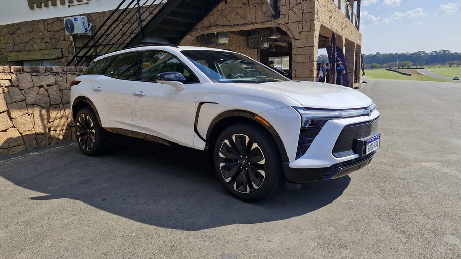 Blazer EV impressiona pelo visual e desempenho, mesmo a pista não sendo seu habitat natural