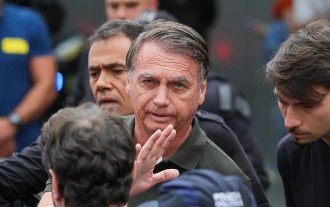 O ex-presidente Jair Bolsonaro deixa hospital DF Star O ex-presidente Jair Bolsonaro deixa hospital DF Star