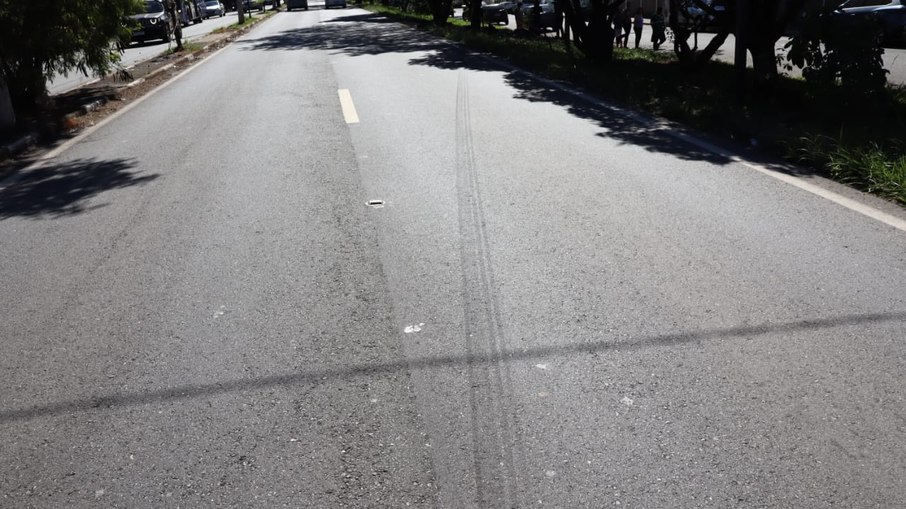 Duas pessoas morrem em acidente com Porshe em Campinas Duas pessoas morrem em acidente com Porshe em Campinas