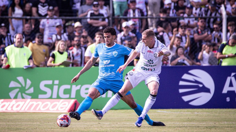 Londrina e Operário se enfrentam no Estádio do Café Londrina e Operário se enfrentam no Estádio do Café