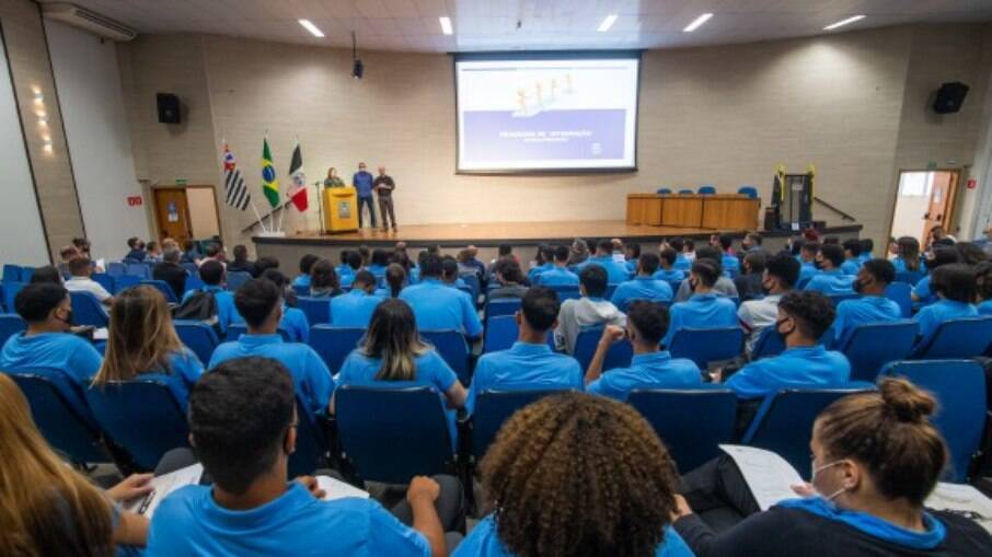 Os adolescentes começam a atuar na próxima segunda-feira em diversos setores Os adolescentes começam a atuar na próxima segunda-feira em diversos setores