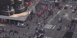 VÍDEO: tiros causam pânico na Times Square, em Nova York