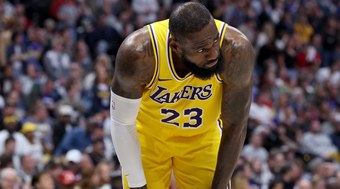 NBA: LeBron James deixa futuro em aberto após queda dos Lakers