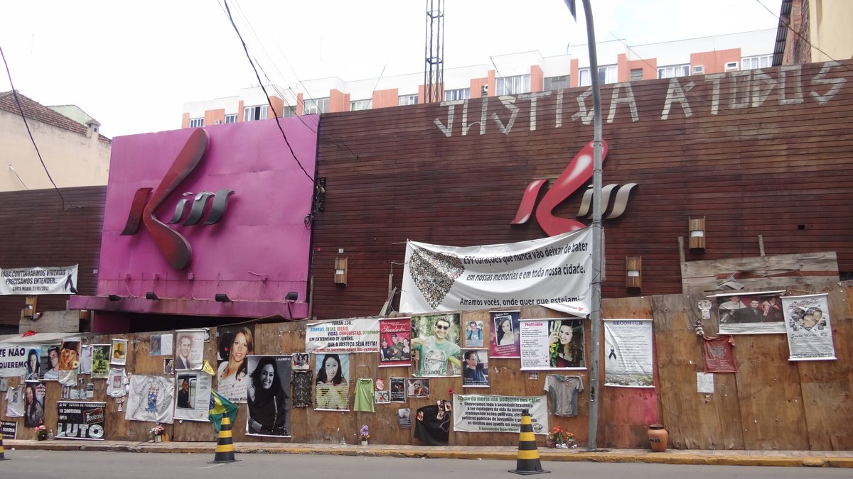 Fachada da boate Kiss Fachada da boate Kiss