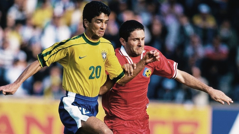 Bebeto em ação pela Seleção Brasileira, durante amistoso contra Andorra em 1998 Bebeto em ação pela Seleção Brasileira, durante amistoso contra Andorra em 1998