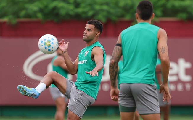 Alisson não é relacionado há três meses no Fluminense