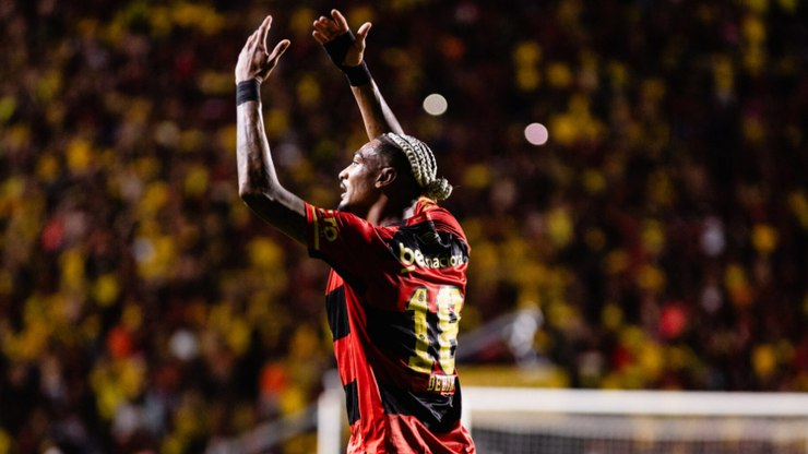 Jogador acusa time do Brasileirão de desistir da competição