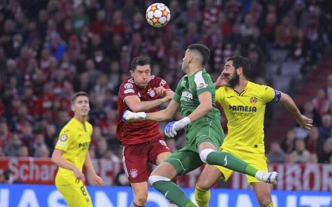 Albiol, zagueiro do Villarreal, sobre Champions League: 'Queremos mais'