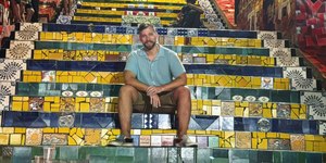 Influenciador canadense é vítima de "boa noite, Cinderela" no Rio