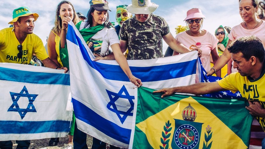 A presença da bandeira de Israel se tornou frequente, especialmente entre evangélicos bolsonaristas